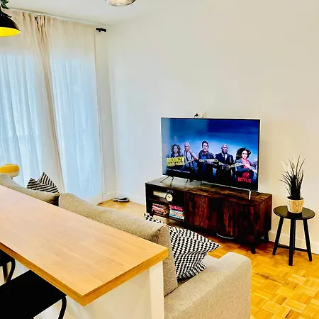 Defense-2rooms-forwork-balcony-freeparking *