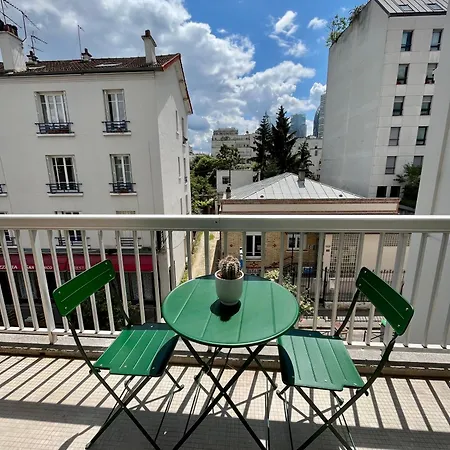 Defense-2rooms-forwork-balcony-freeparking